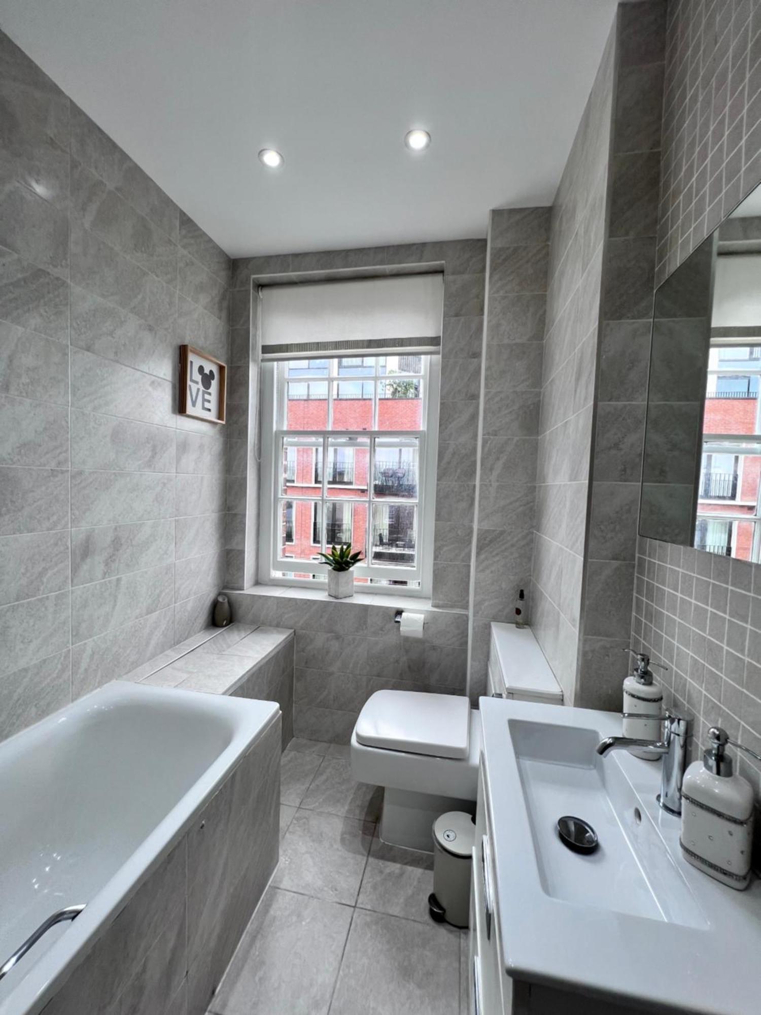 Hyde Park Studio Flats Apartment *